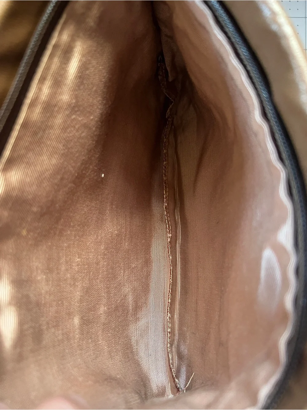 Vintage leather zippered